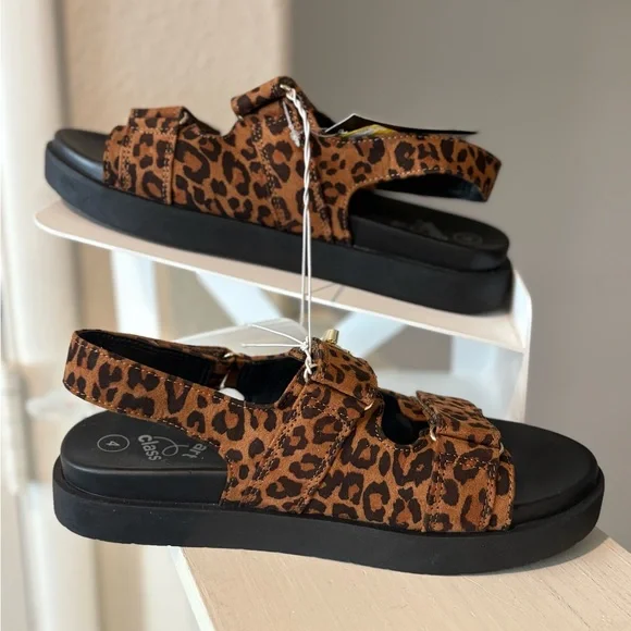 NEW Art Class Girl Kids' Verity Platform Hardware Sandals Leopard Print Sz 4 - Picture 2 of 6